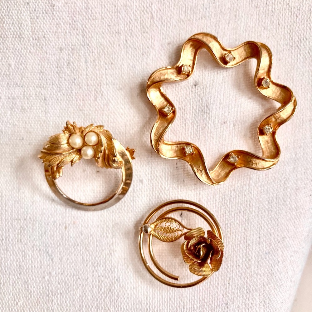 Set of 3 Vintage Signed Sarah Coventry Circle Pins